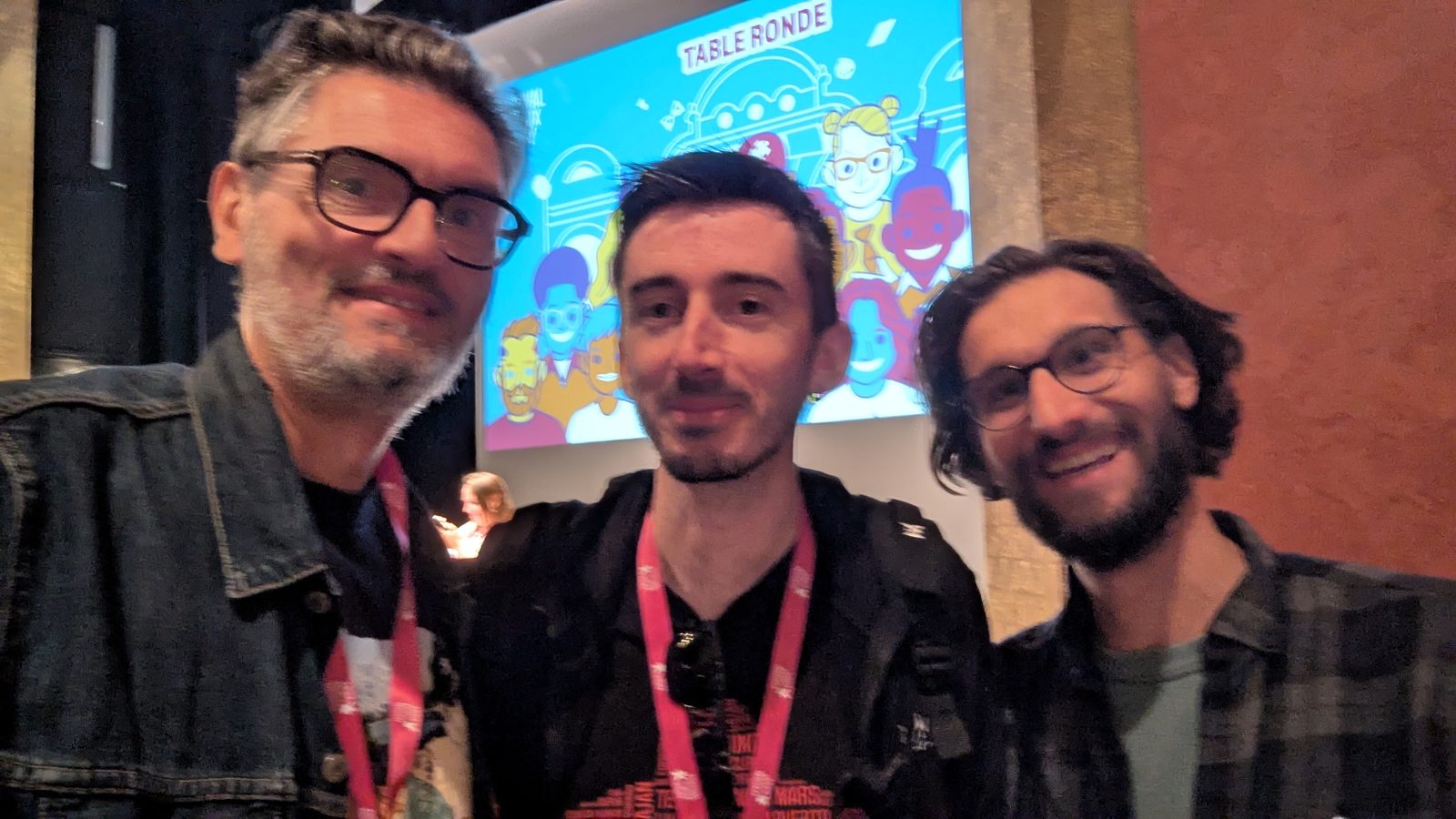 Cesare Mainardi avec Thomas Dupont, auteur de Cartaventura, et Simon Villiot, directeur éditorial de BLAM!, au salon professionnel de Vichy