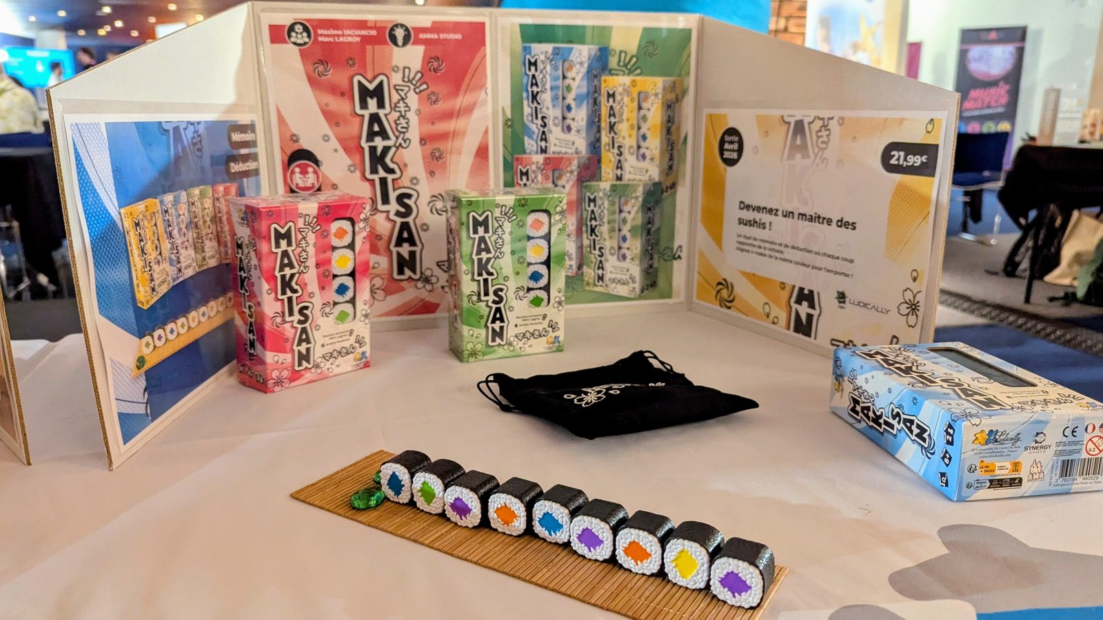 Les pièces en forme de makis du jeu Maki San exposées à Vichy
